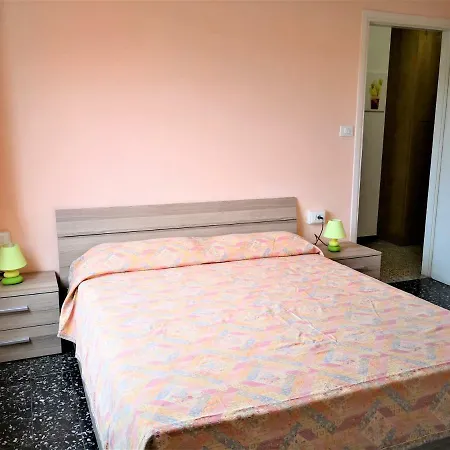 Casa Vacanze Nonna Gina S. Bartolomeo Al Mare 圣巴特罗摩艾美尔