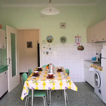 Apartment Casa Vacanze Nonna Gina S. Bartolomeo Al Mare *