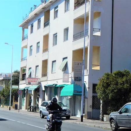 Casa Vacanze Nonna Gina S. Bartolomeo Al Mare 公寓