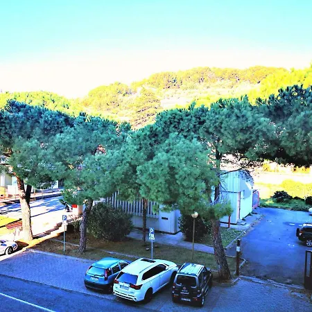 Casa Vacanze Nonna Gina S. Bartolomeo Al Mare Apartment *